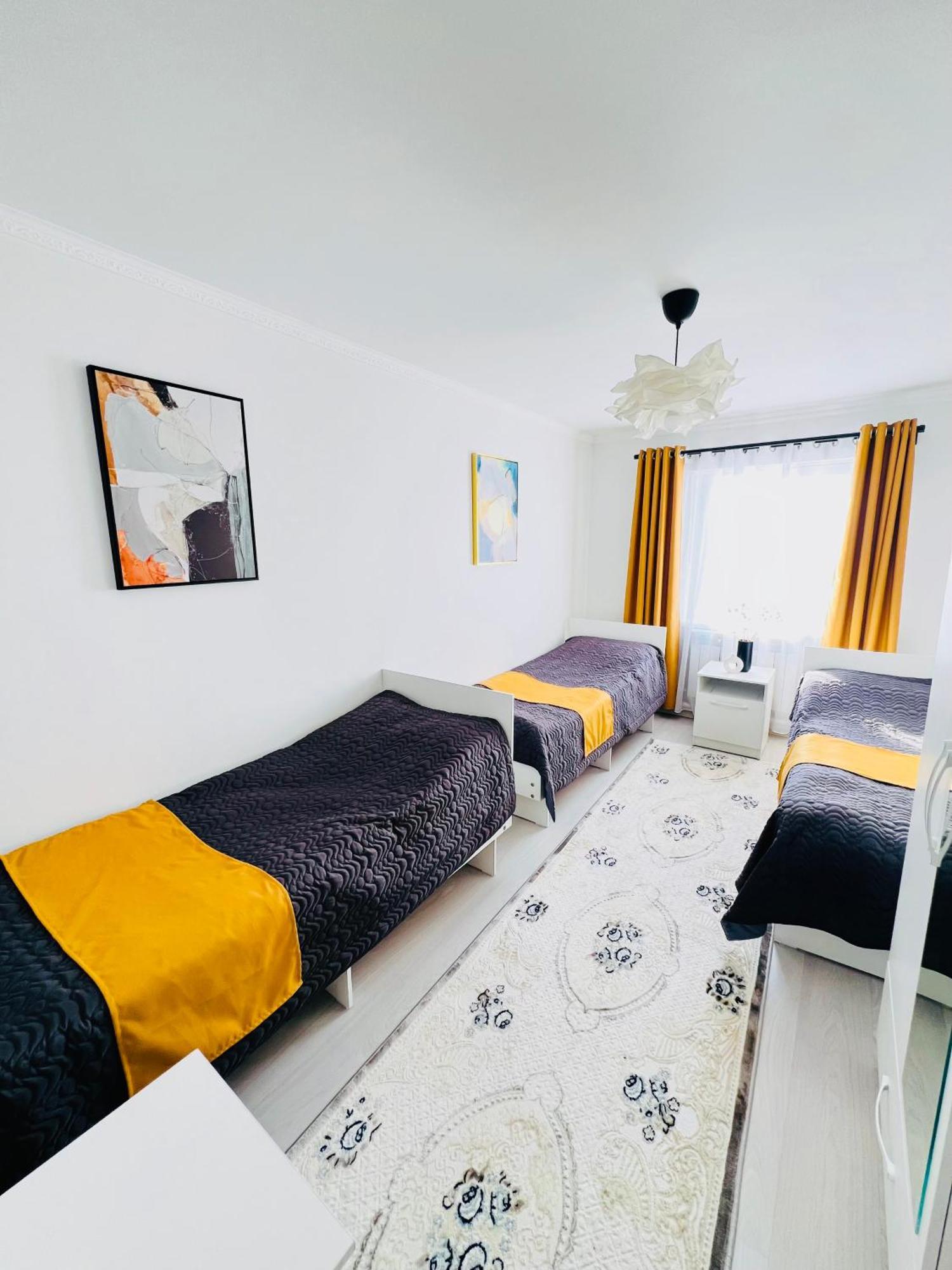 Guesthouse Greathome Karakol Esterno foto