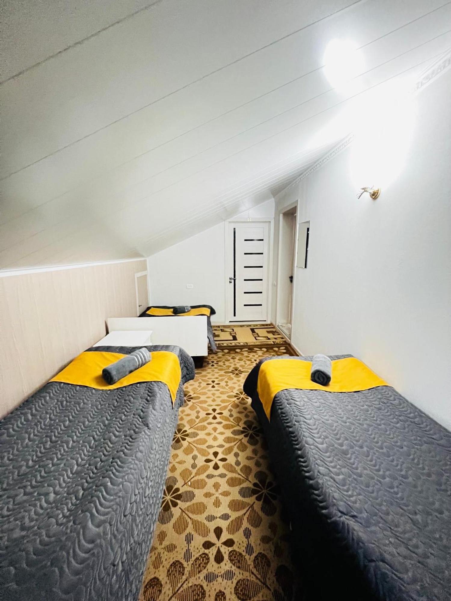 Guesthouse Greathome Karakol Esterno foto