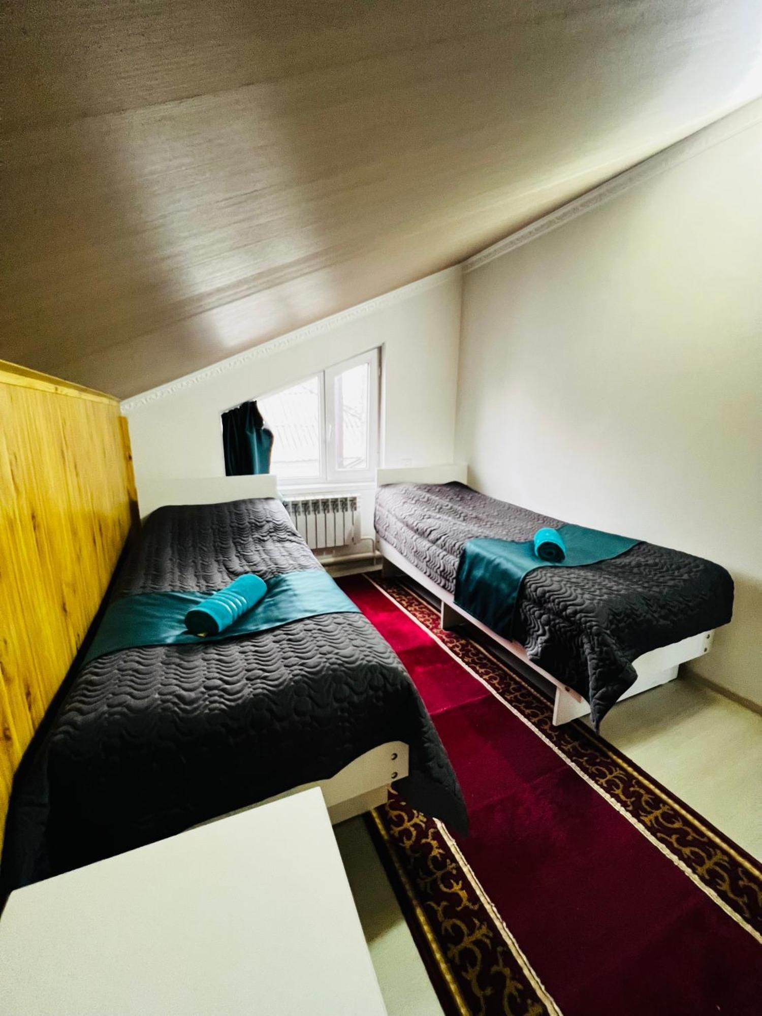 Guesthouse Greathome Karakol Esterno foto