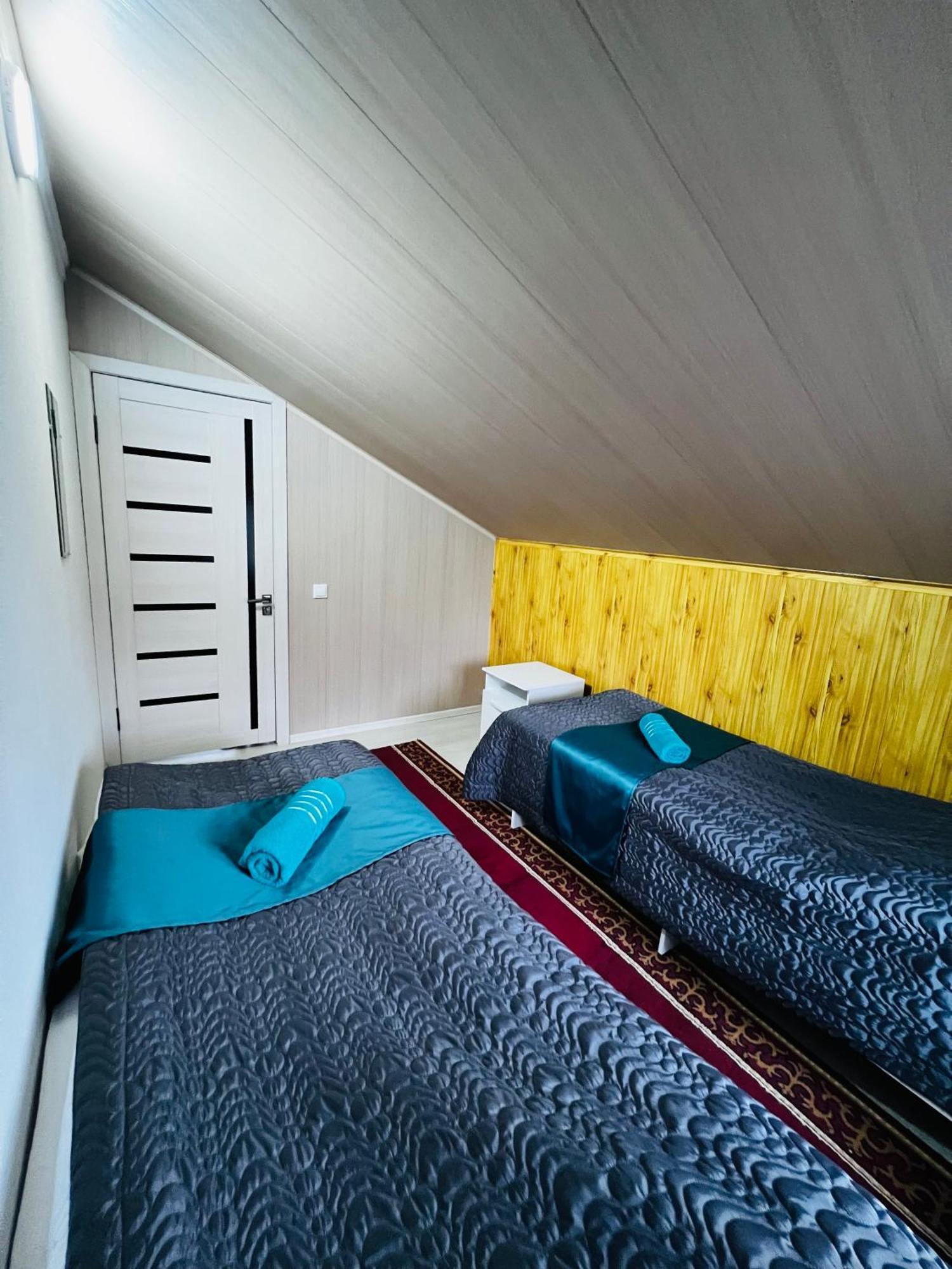 Guesthouse Greathome Karakol Esterno foto