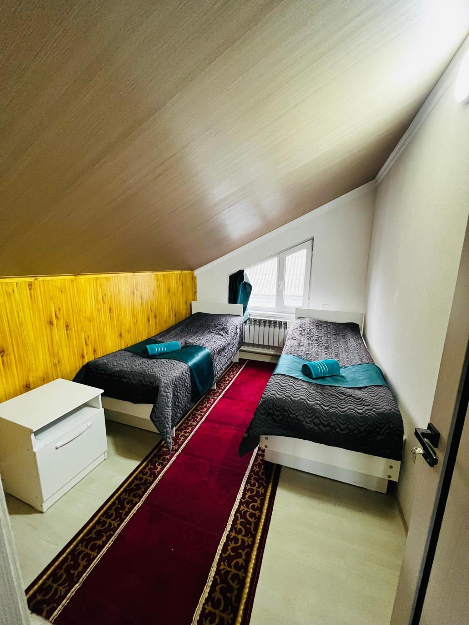 Guesthouse Greathome Karakol Esterno foto